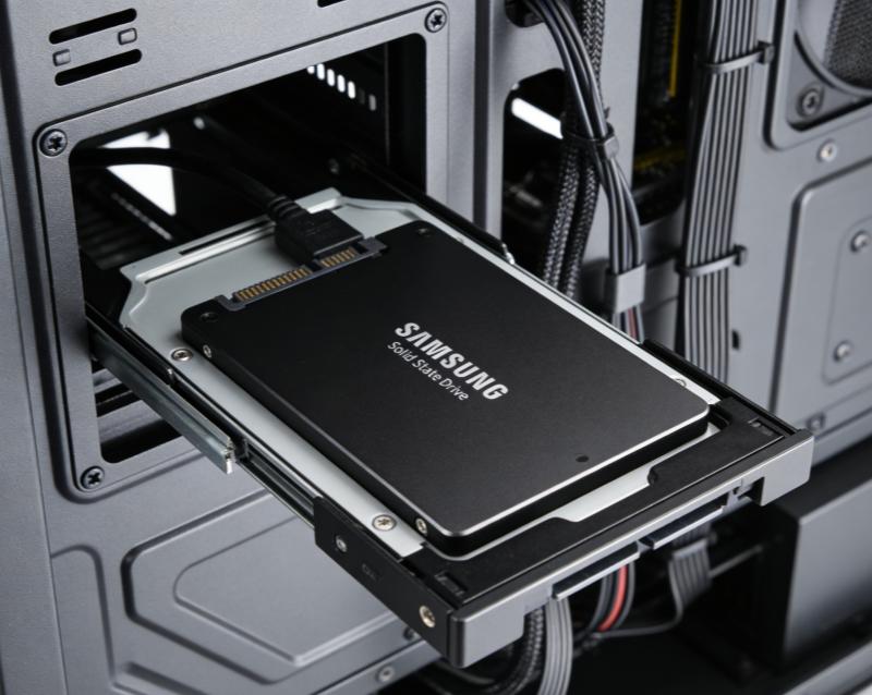 Samsung MZQLB7T6HALA-00W0